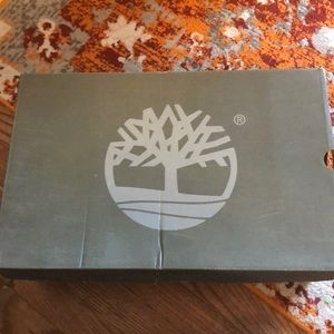 TIMBERLAND WOMENS 6.5 OVER THE CHILL BOOTS